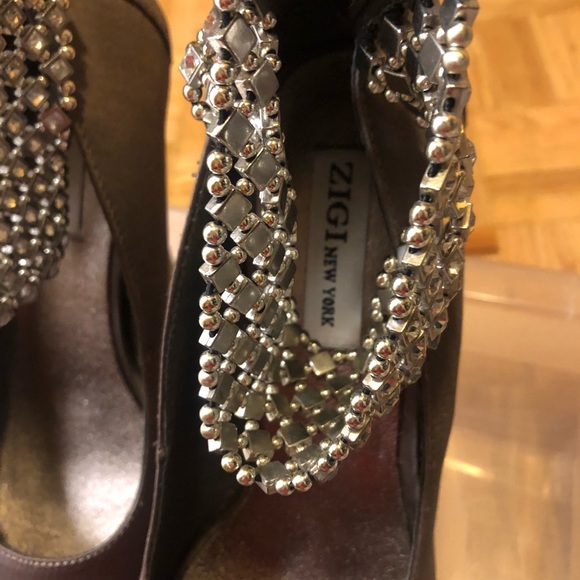 Zigi New York  jeweled cuff heels - Picture 4 of 4